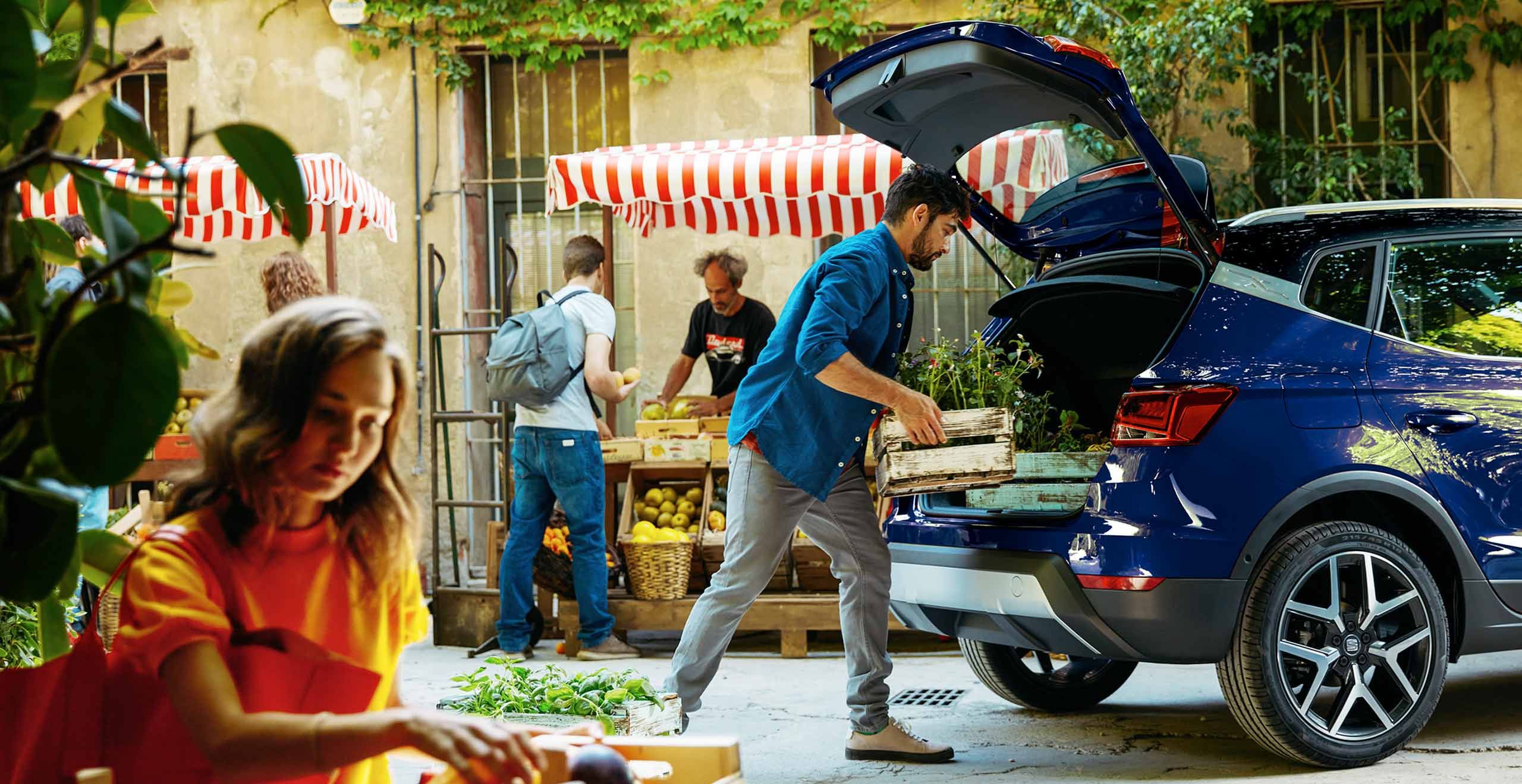 SEAT Arona 400 litre boot capacity design. Showing the SEAT Arona  car Trunk Organizer and boot space